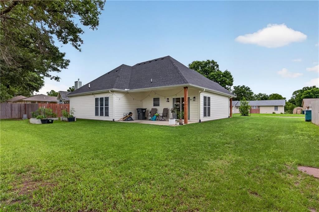 1205 Lakewood Drive — photo 23