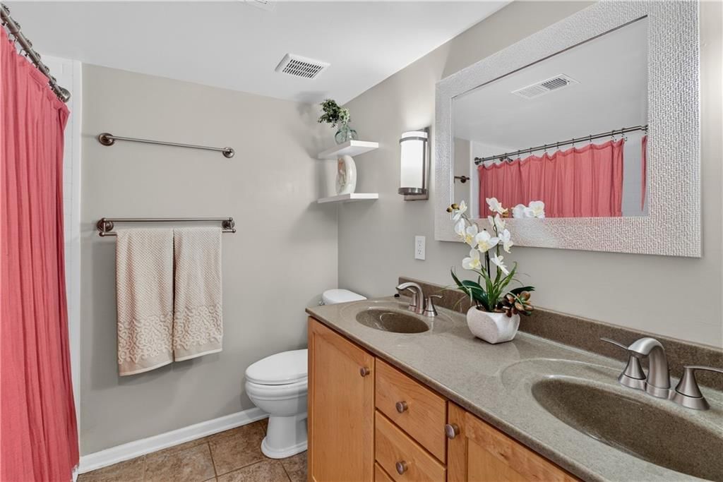 4430 Jarboe Street — photo 10