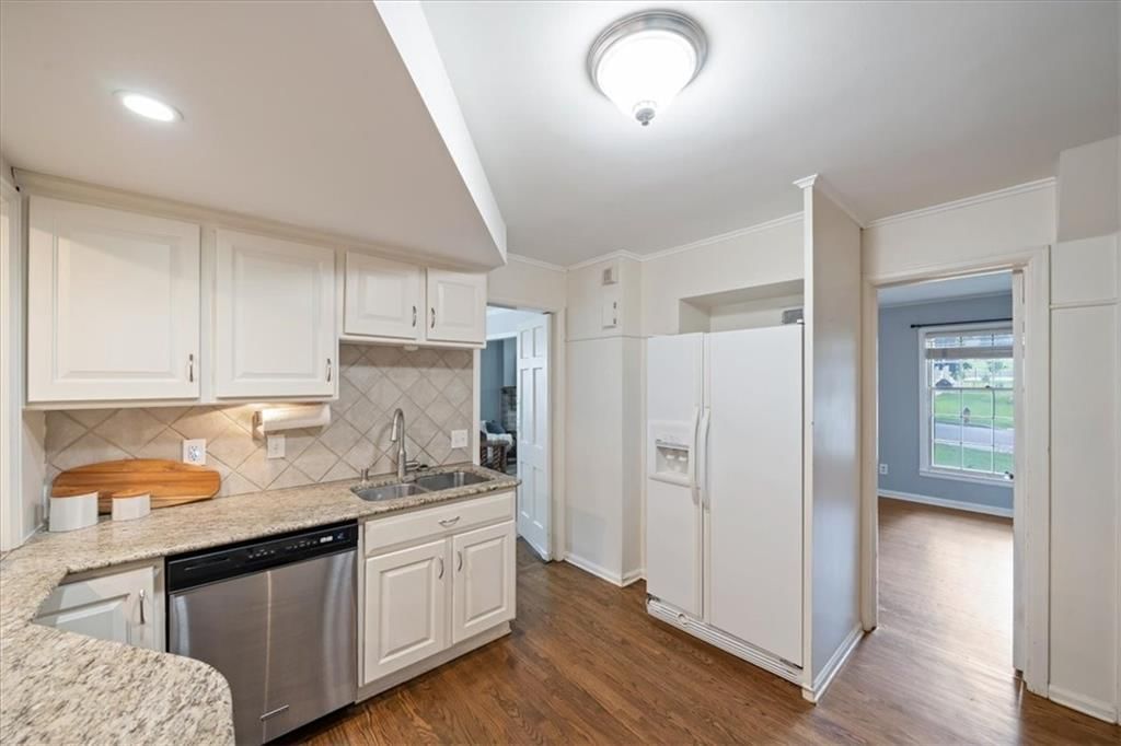 4933 Booth Street — photo 10