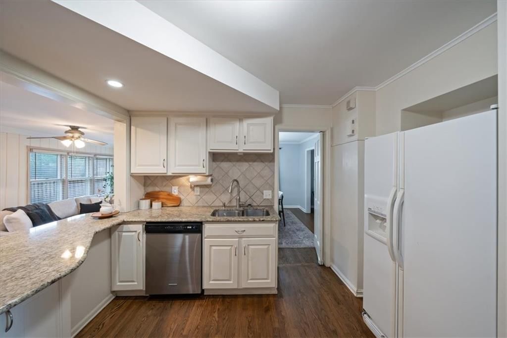 4933 Booth Street — photo 11
