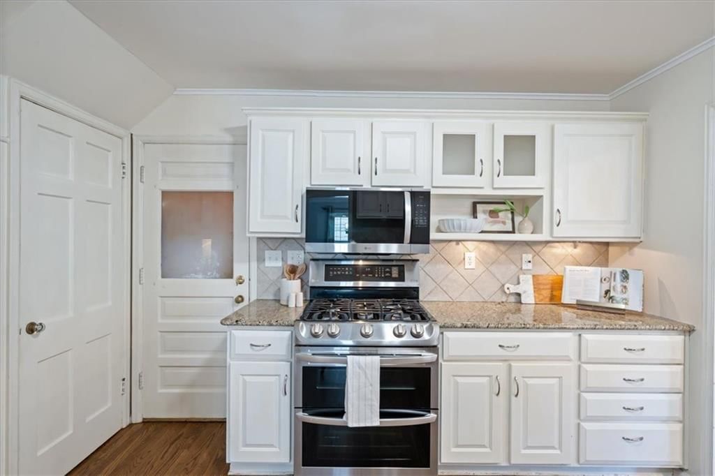 4933 Booth Street — photo 15