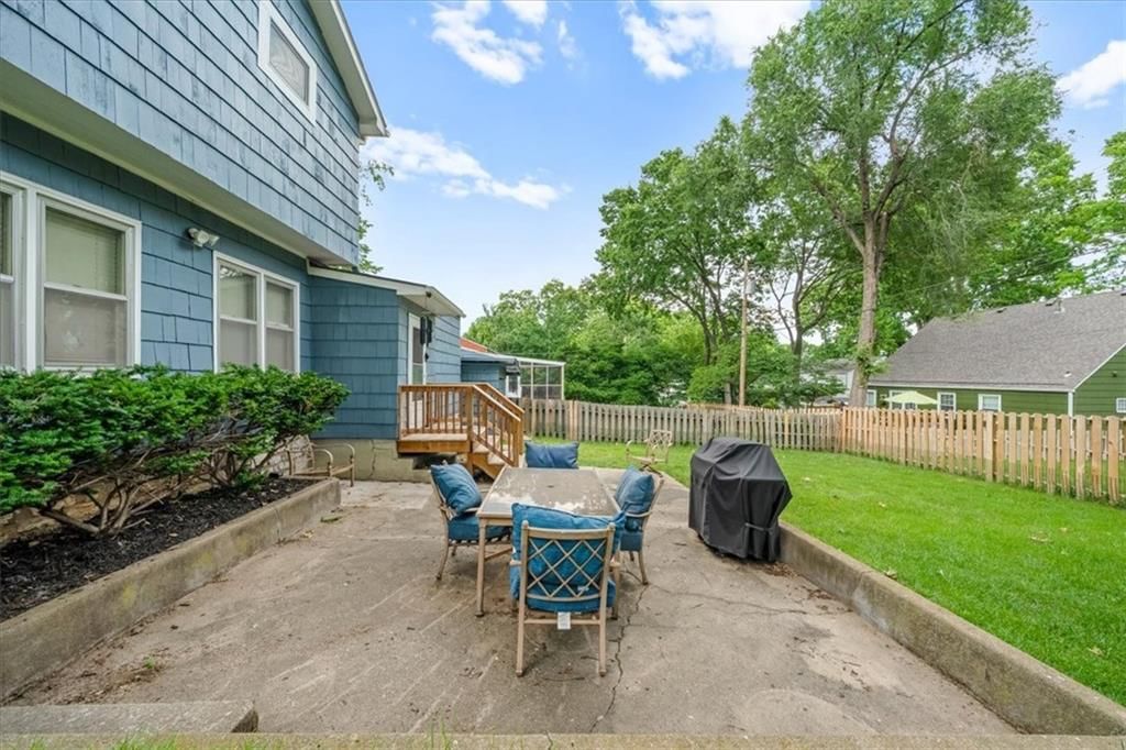4933 Booth Street — photo 32