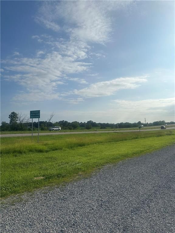 1099 NE 50 Highway — photo 10