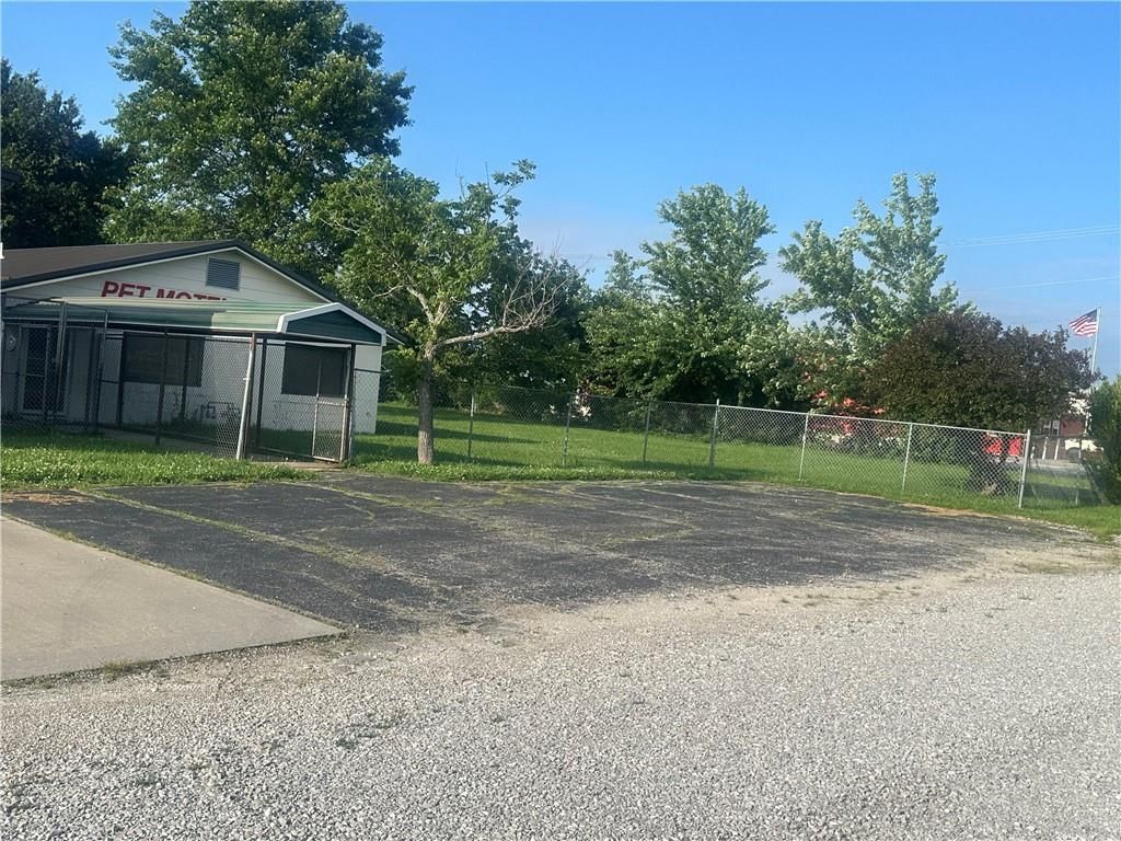 1099 NE 50 Highway — photo 11