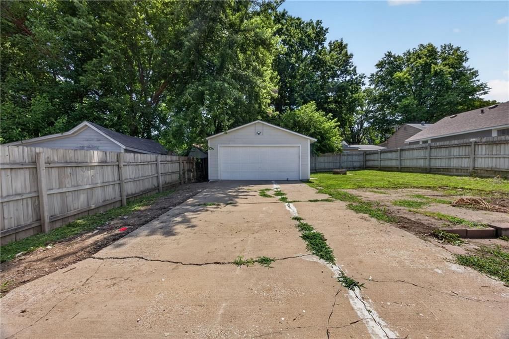1243 S Mccoy Street — photo 29