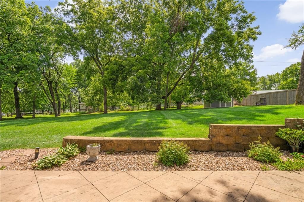 15613 White Drive — photo 32