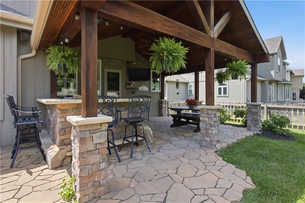 5537 Aminda Street — photo 2