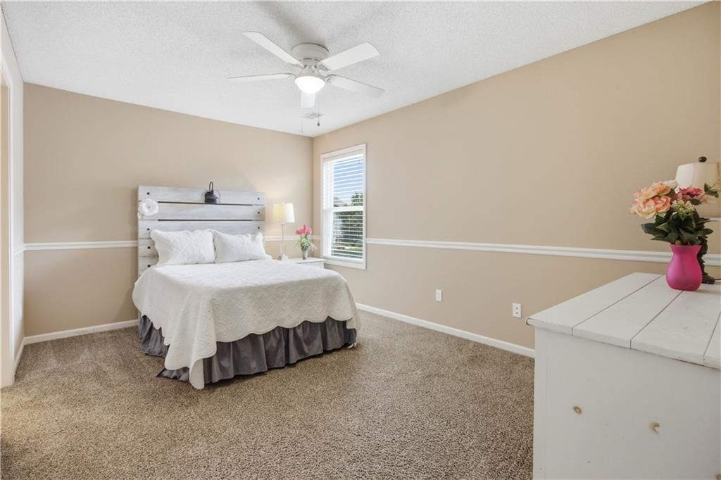 5537 Aminda Street — photo 34
