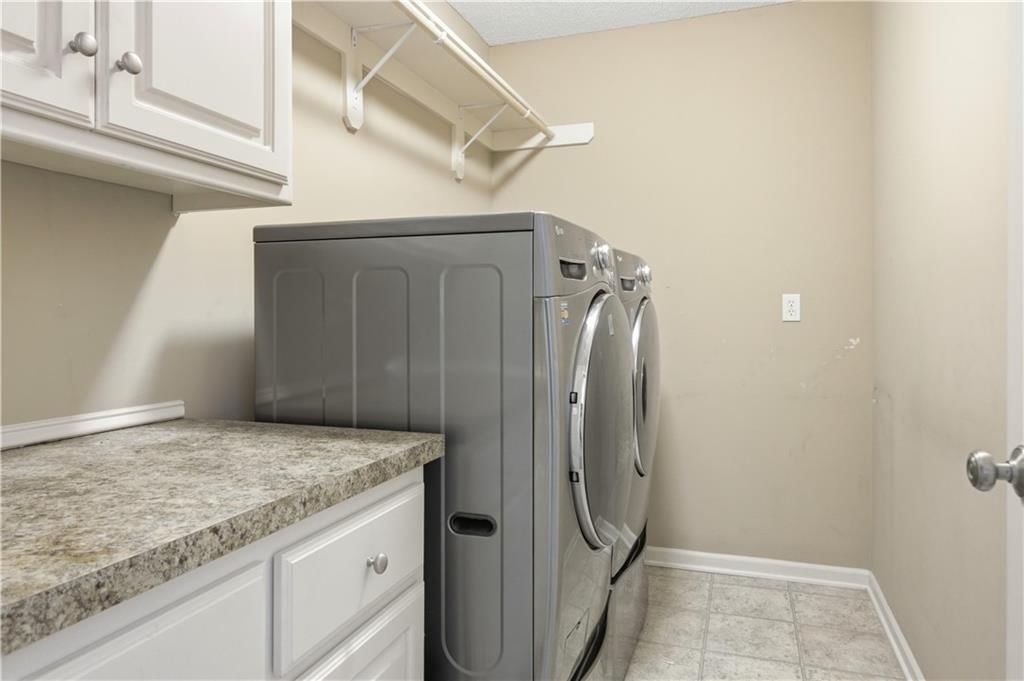 5537 Aminda Street — photo 35