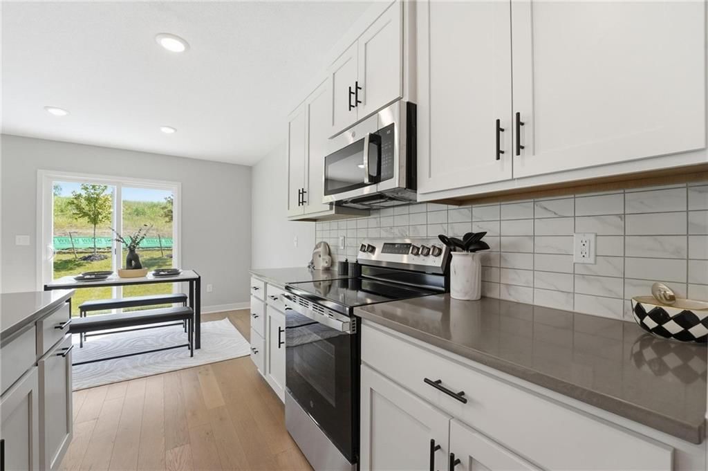 707 Glenn Circle — photo 2