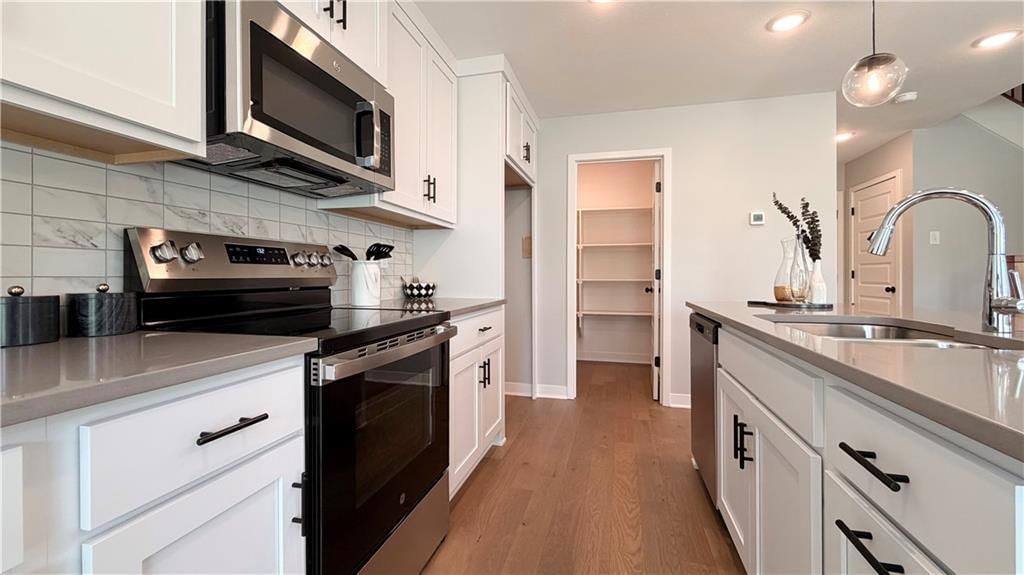 707 Glenn Circle — photo 11