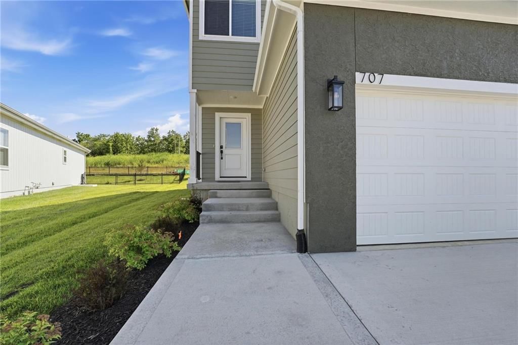 707 Glenn Circle — photo 14