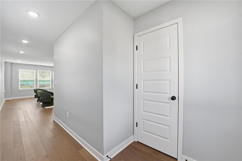 707 Glenn Circle — photo 15