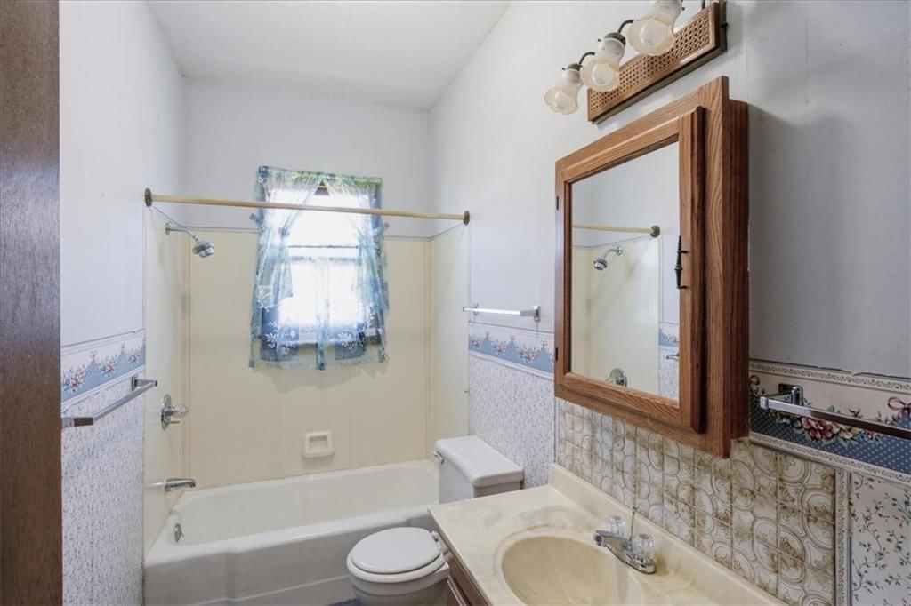 11413 N Main Street — photo 13