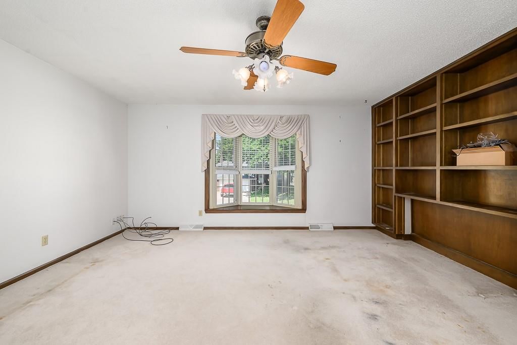 260 Holiday Drive — photo 10
