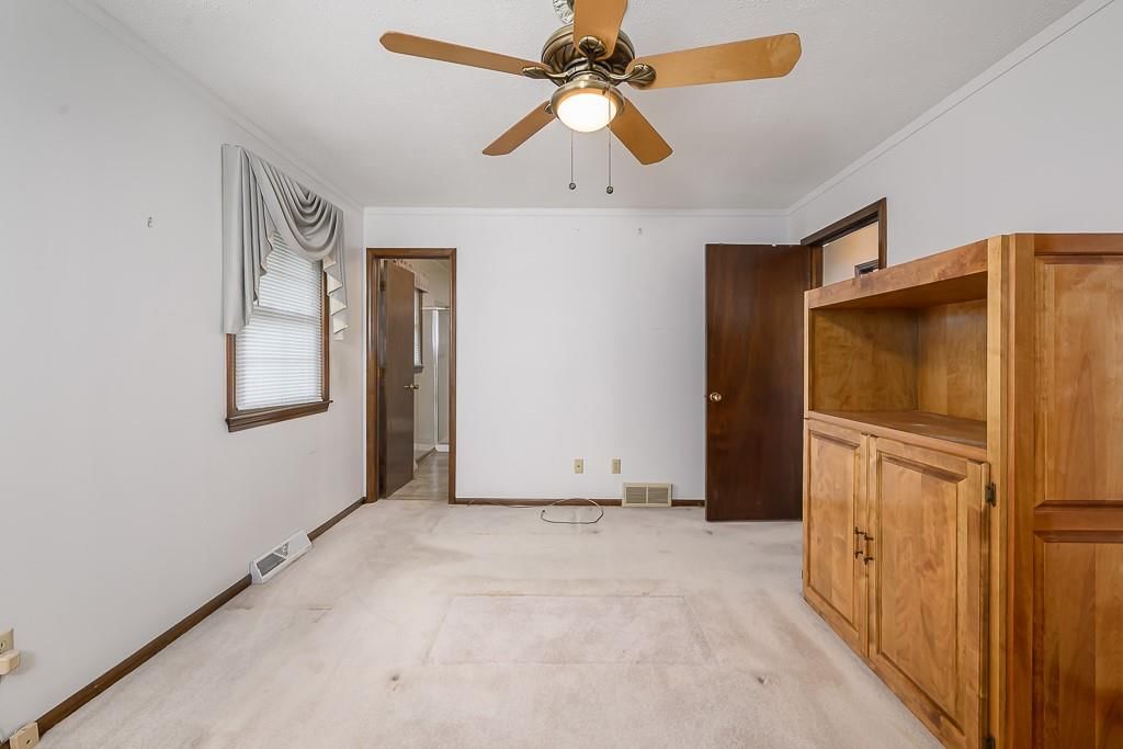 260 Holiday Drive — photo 13