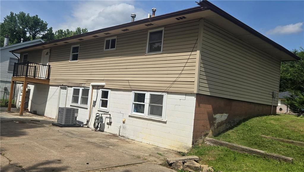 1916 S Stilwell Street — photo 23