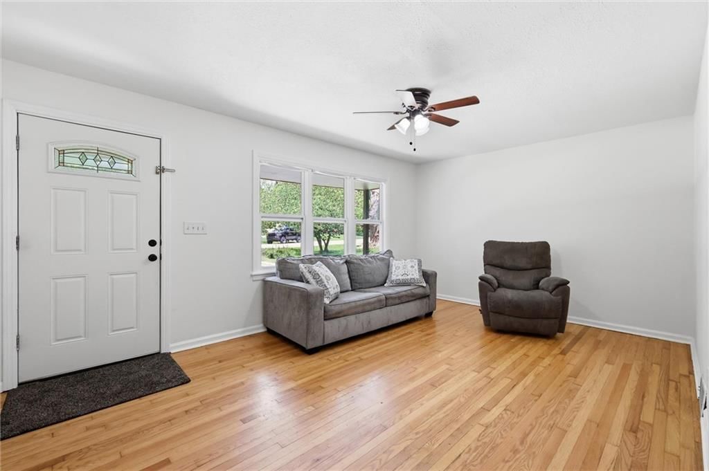 11605 Belmont Avenue — photo 10