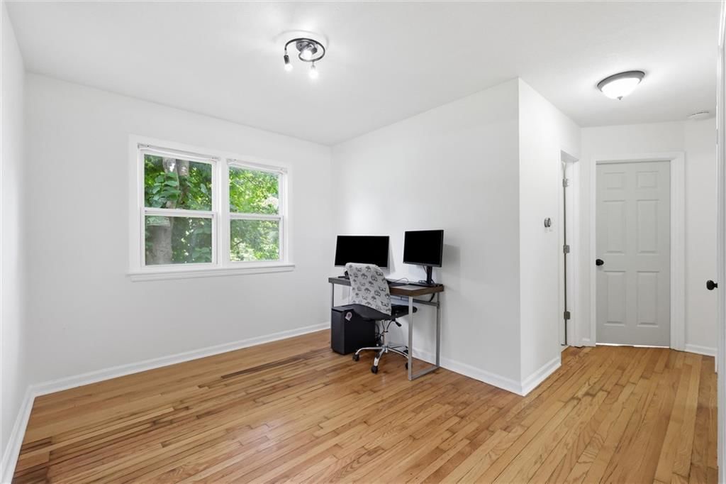11605 Belmont Avenue — photo 16