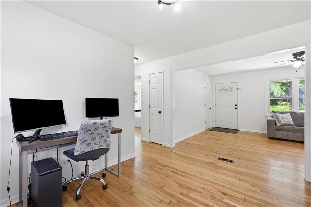 11605 Belmont Avenue — photo 17