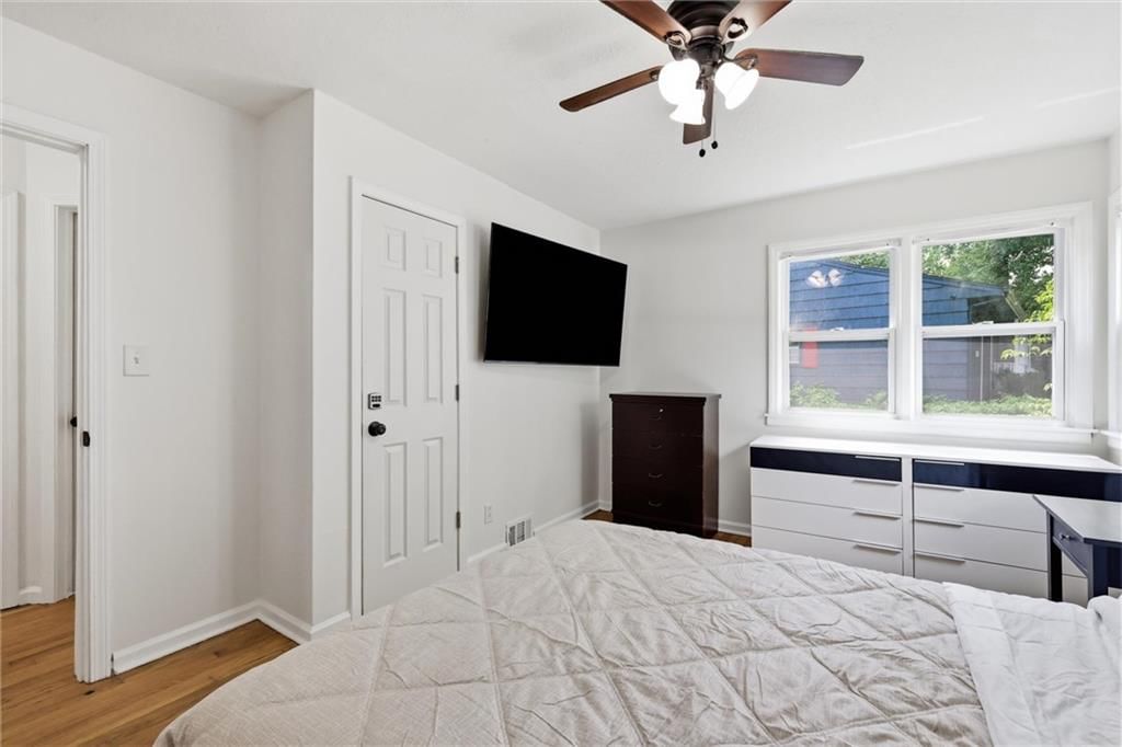11605 Belmont Avenue — photo 22