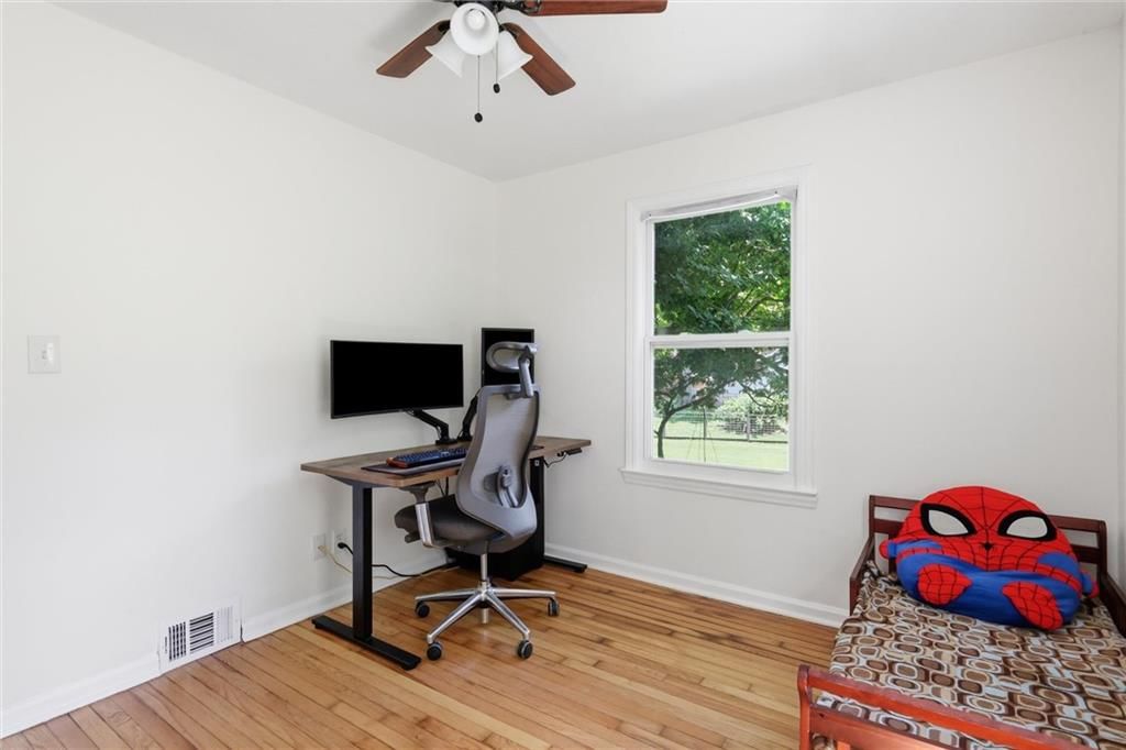 11605 Belmont Avenue — photo 23