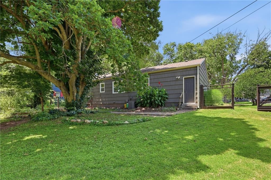11605 Belmont Avenue — photo 26