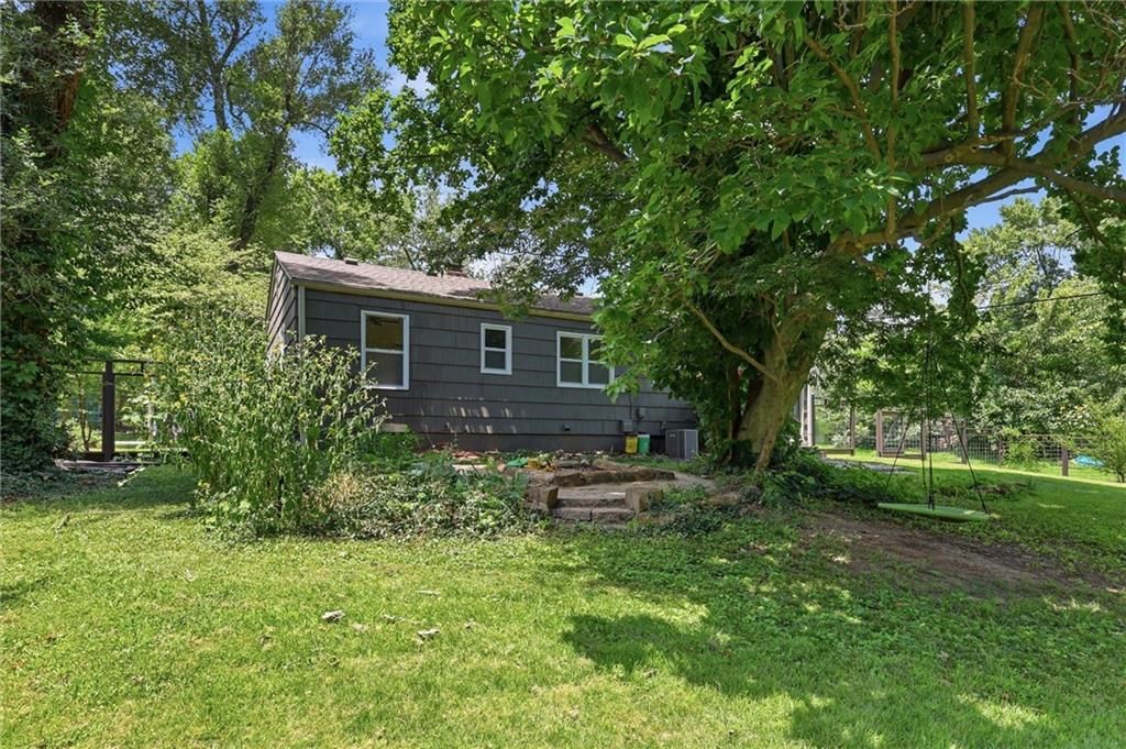 11605 Belmont Avenue — photo 27