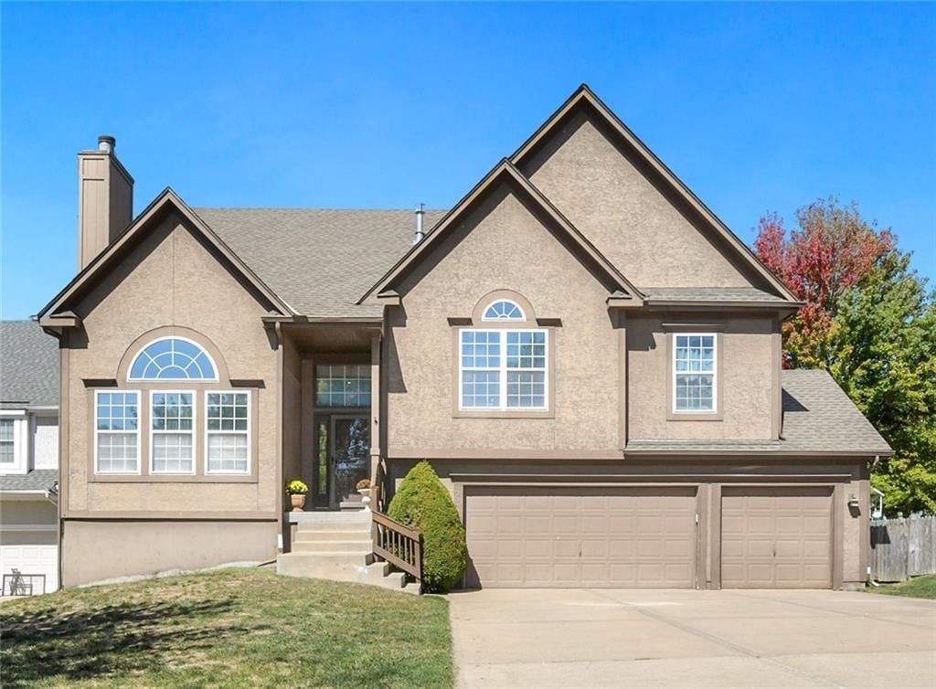 2346 W Piatt Lane — photo 1