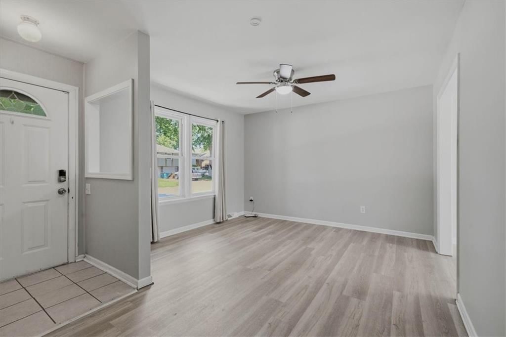 2919 DOWNEY Avenue — photo 3