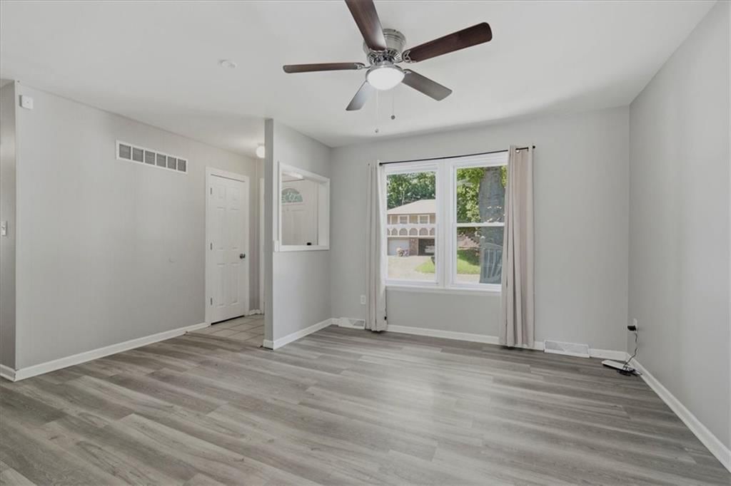 2919 DOWNEY Avenue — photo 4