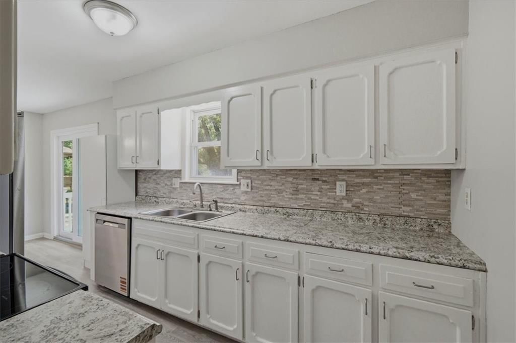 2919 DOWNEY Avenue — photo 11