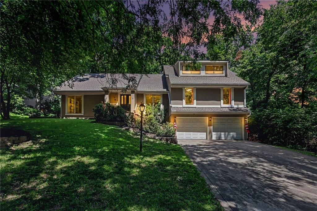 4113 NW Claymont Drive, Kansas City, MO