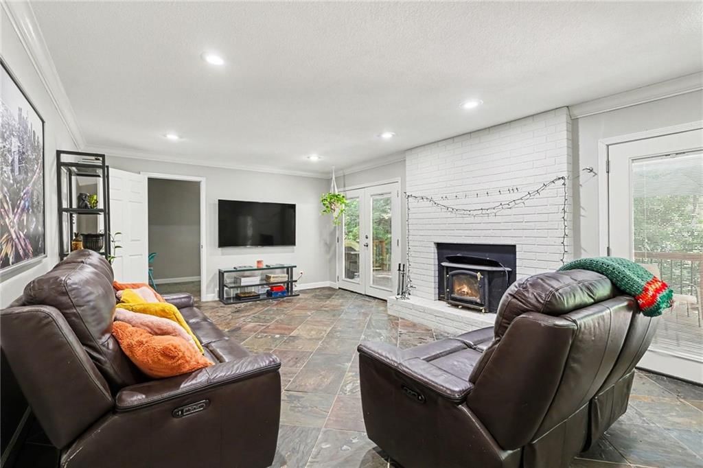 4113 NW Claymont Drive — photo 4