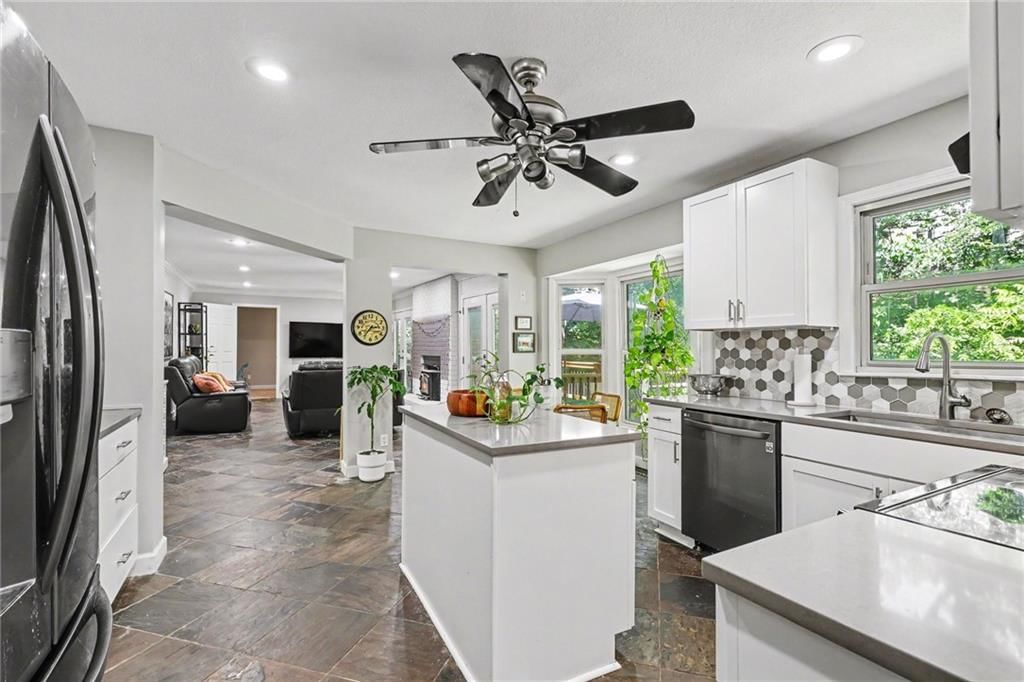 4113 NW Claymont Drive — photo 11