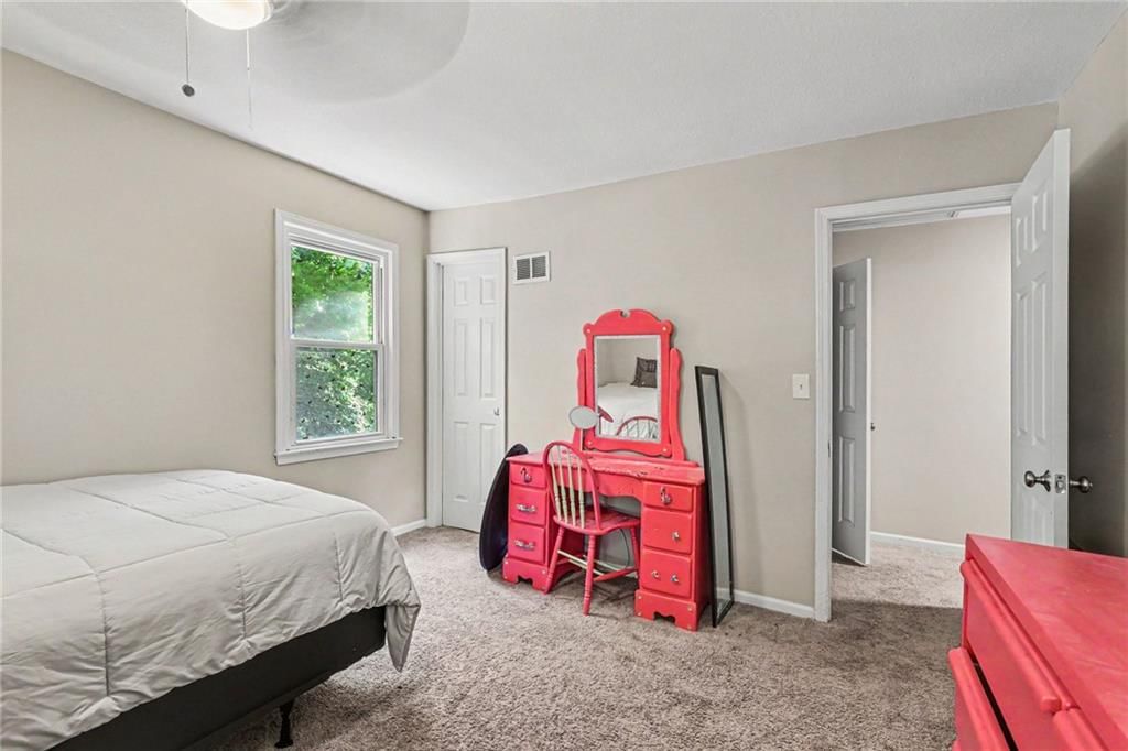 4113 NW Claymont Drive — photo 29