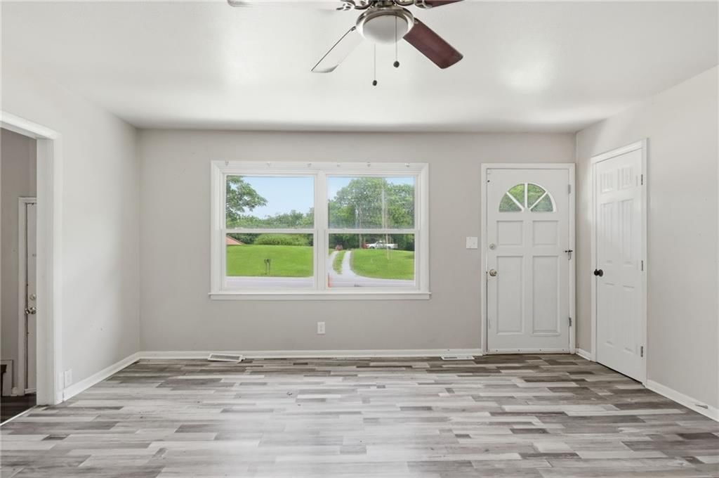 2402 N Liberty Street — photo 2
