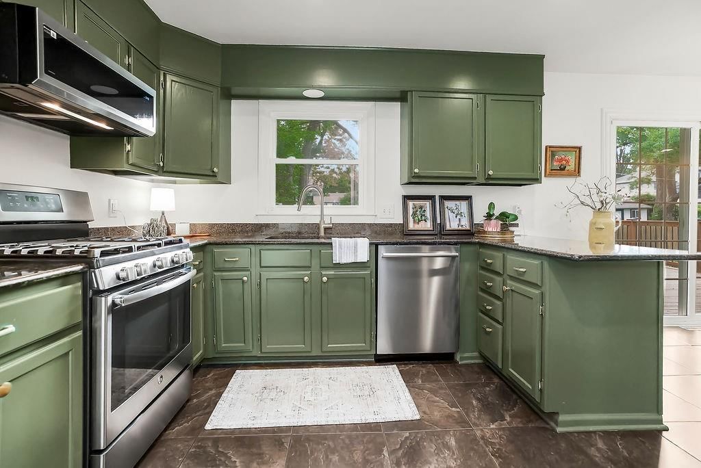 9622 England Drive — photo 8