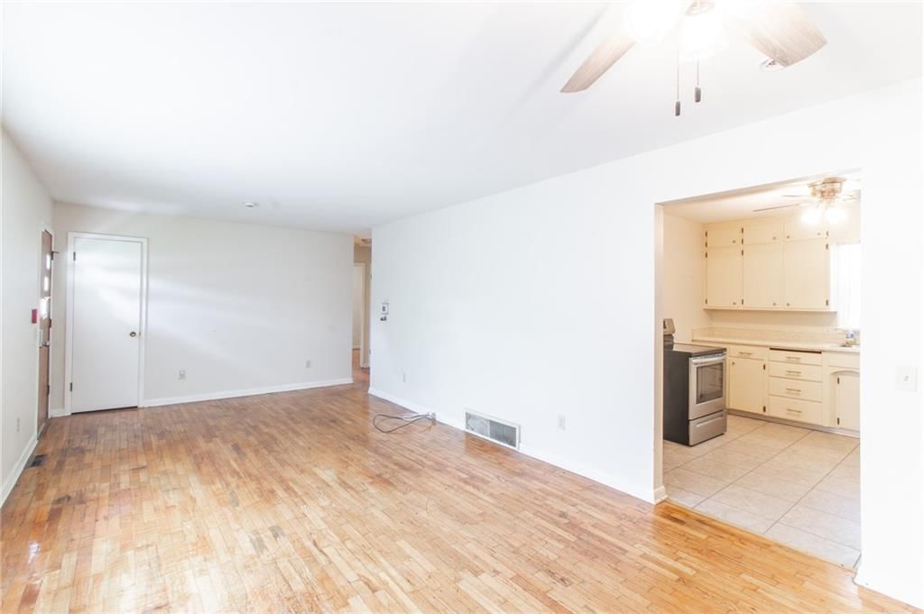 403 W South Street — photo 4