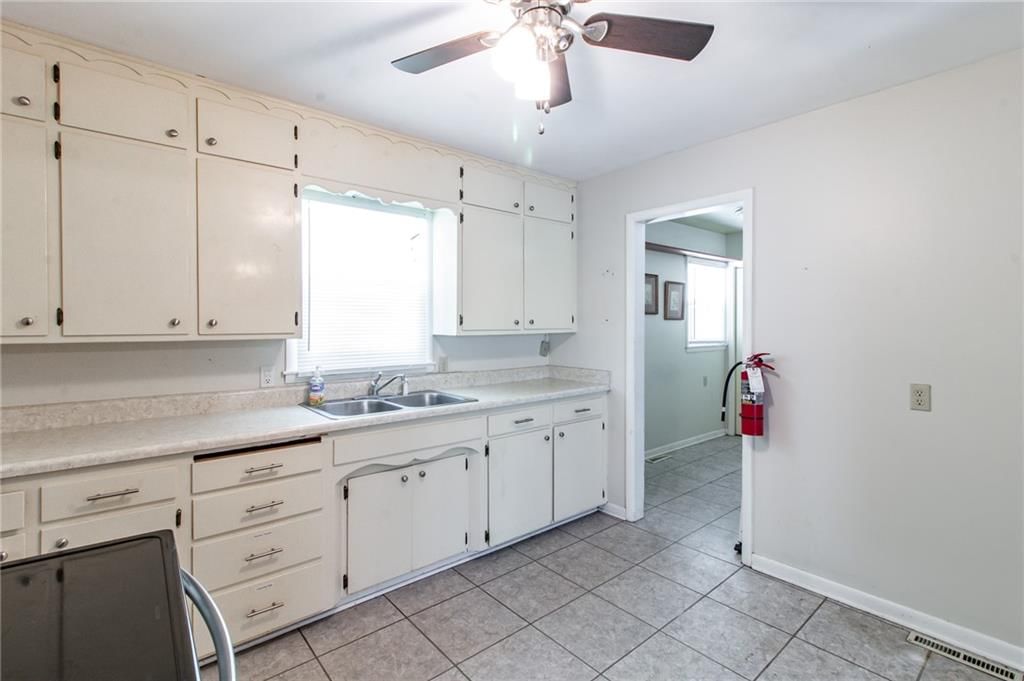 403 W South Street — photo 6