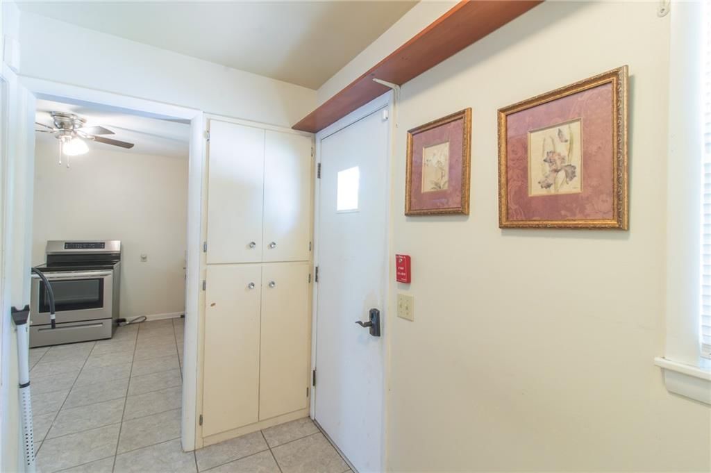 403 W South Street — photo 17