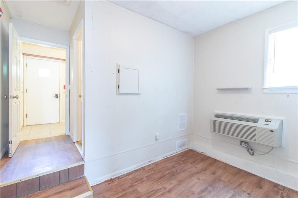 403 W South Street — photo 21