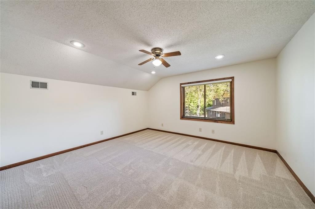 Photo 24 of 27 - 5768 Bower Street, Kansas City, MO 64133