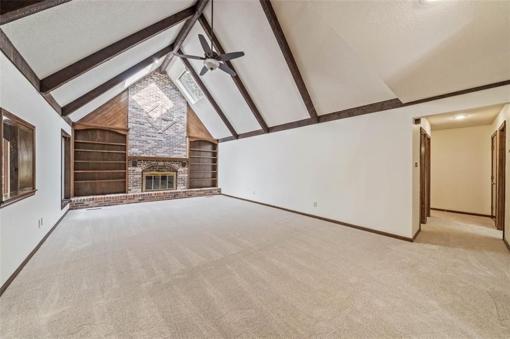 Photo 4 of 27 - 5768 Bower Street, Kansas City, MO 64133