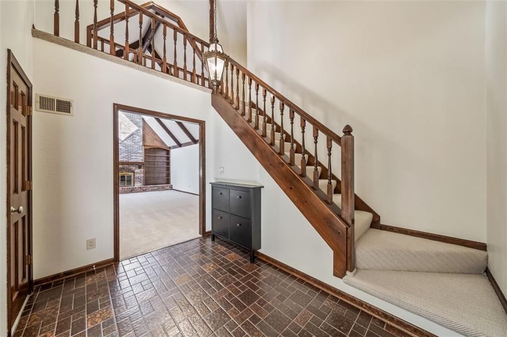 5768 Bower Street, Kansas City, MO: listing photo 2