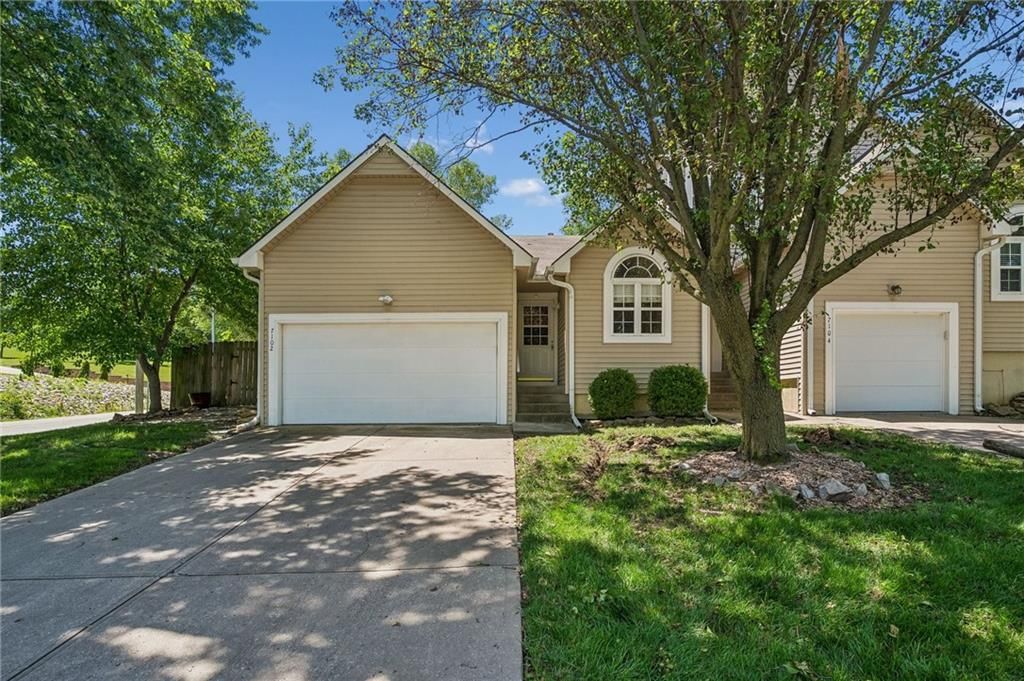 7102 N Kingston Court, Gladstone, MO