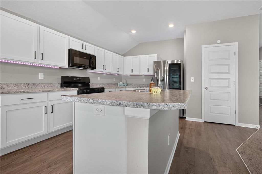 19341 Belford Street — photo 10