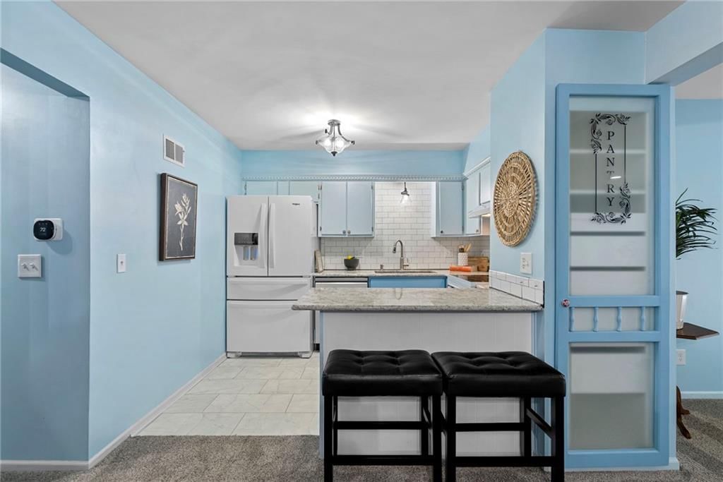 Photo 5 of 25 - 8337 Lowell Avenue #1, Overland Park, KS 66212