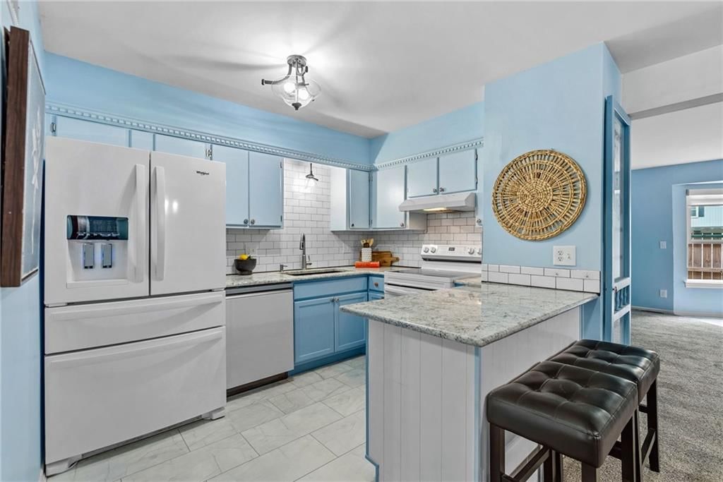 Photo 8 of 25 - 8337 Lowell Avenue #1, Overland Park, KS 66212