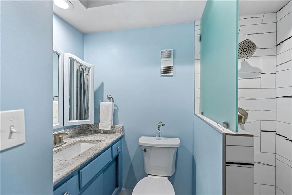 Photo 14 of 25 - 8337 Lowell Avenue #1, Overland Park, KS 66212